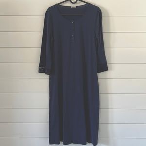 HANRO Size S sleep gown 3/4 length lace trimmed sleeve. Scoop button front